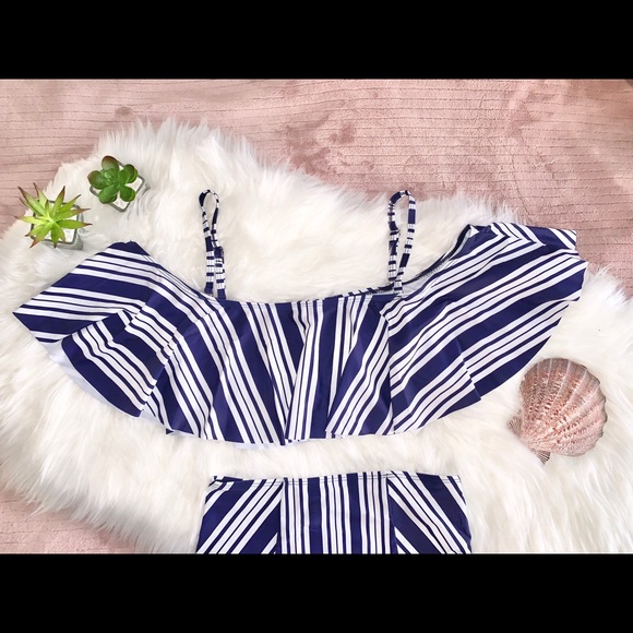 Off the Shoulder Navy and White Two Piece 👙 - Picture 3 of 7